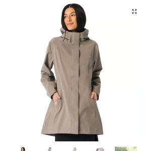 🆕️Jan & Jul rain jacket, size large (L)